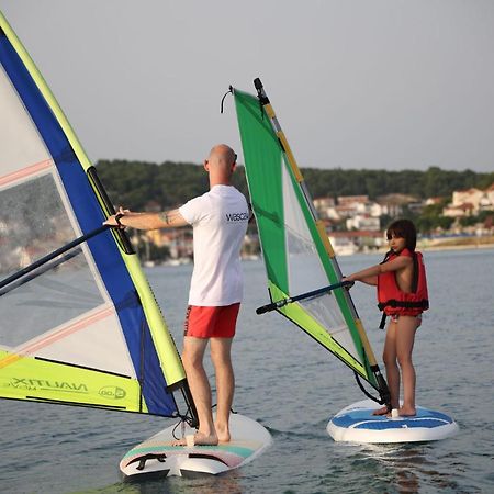 Mobilheim Andrea Wunderschoene Ferienwohnung Direkt Am Meer Jezera Esterno foto
