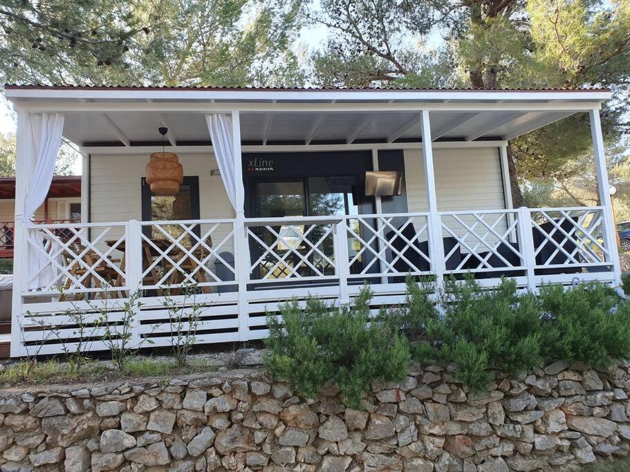 Mobilheim Andrea Wunderschoene Ferienwohnung Direkt Am Meer Jezera Esterno foto