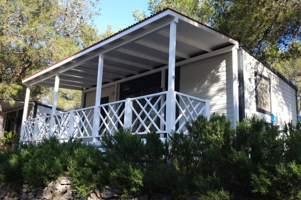 Mobilheim Andrea Wunderschoene Ferienwohnung Direkt Am Meer Jezera Esterno foto
