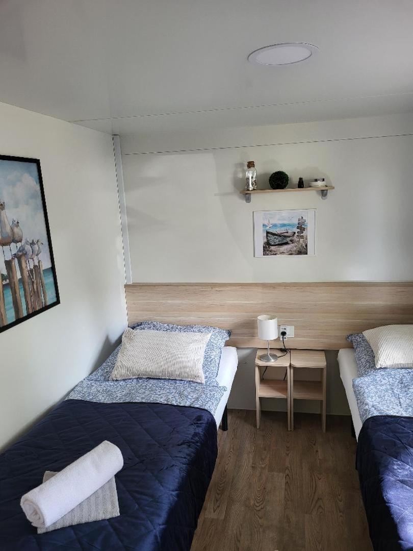 Mobilheim Andrea Wunderschoene Ferienwohnung Direkt Am Meer Jezera Esterno foto