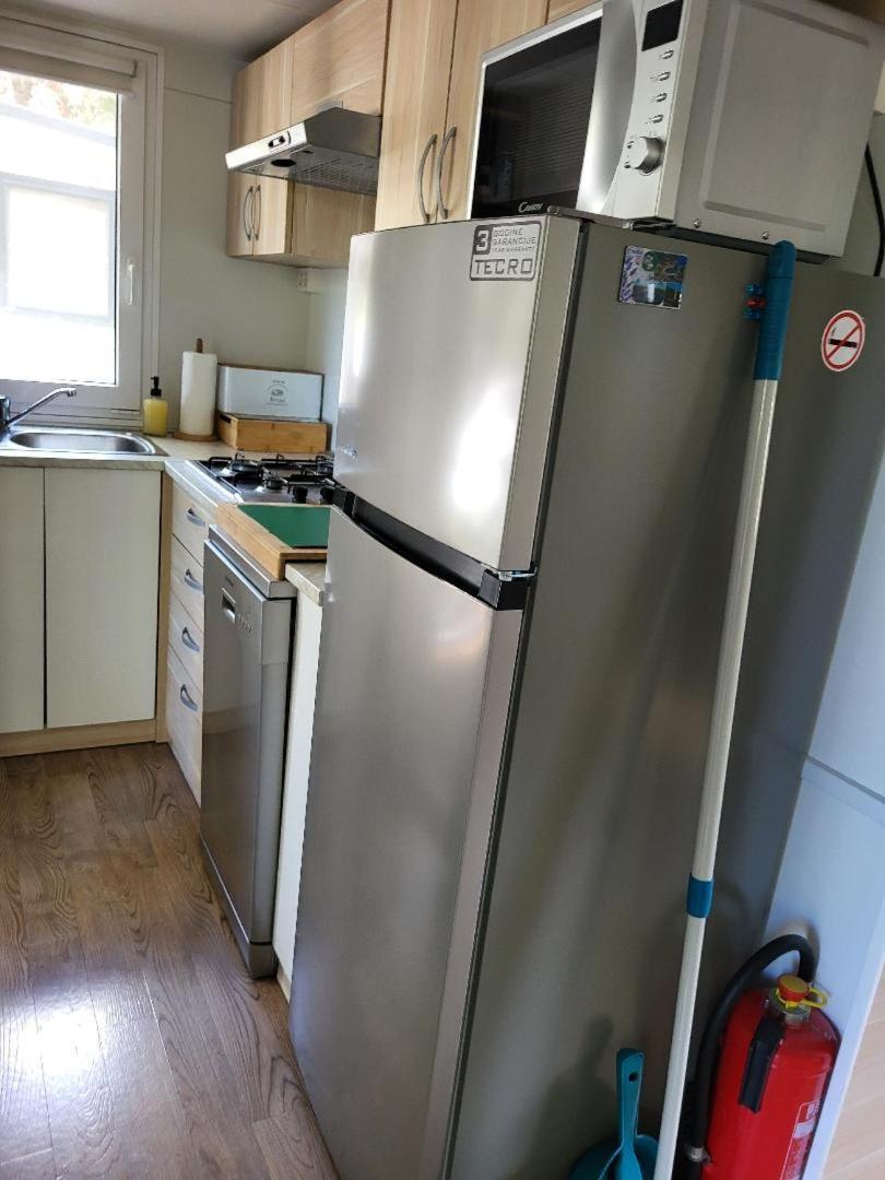 Mobilheim Andrea Wunderschoene Ferienwohnung Direkt Am Meer Jezera Esterno foto