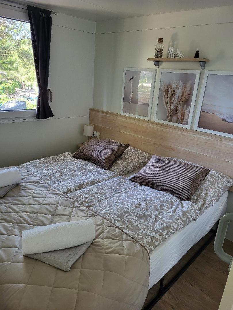 Mobilheim Andrea Wunderschoene Ferienwohnung Direkt Am Meer Jezera Esterno foto