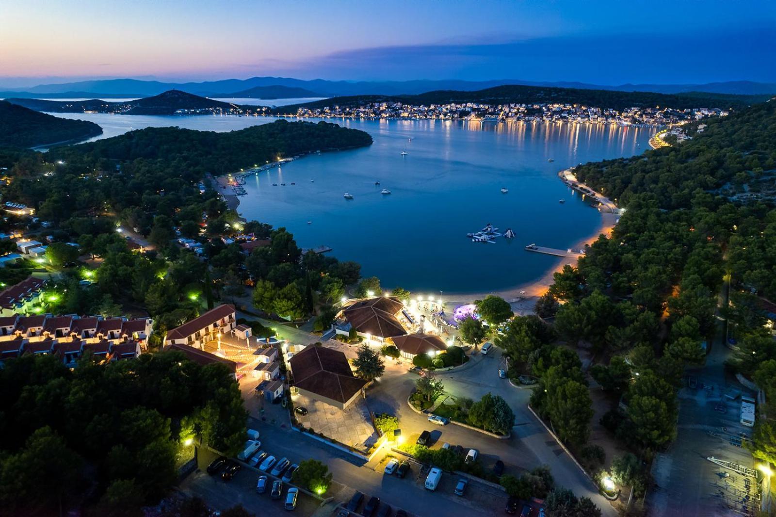 Mobilheim Andrea Wunderschoene Ferienwohnung Direkt Am Meer Jezera Esterno foto
