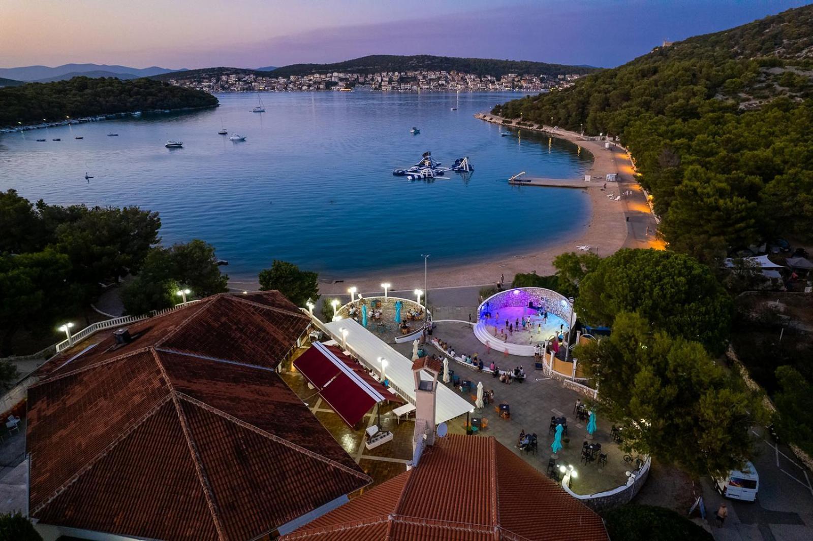 Mobilheim Andrea Wunderschoene Ferienwohnung Direkt Am Meer Jezera Esterno foto